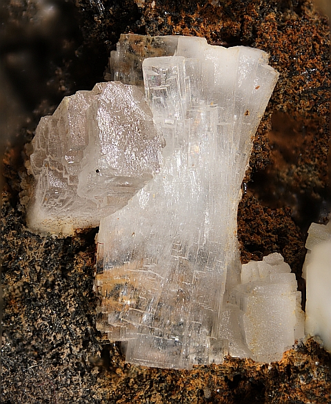Zeolites morphology Thomsonite